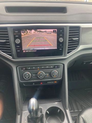 Volkswagen Atlas Vehicle Full-screen Gallery Image 10