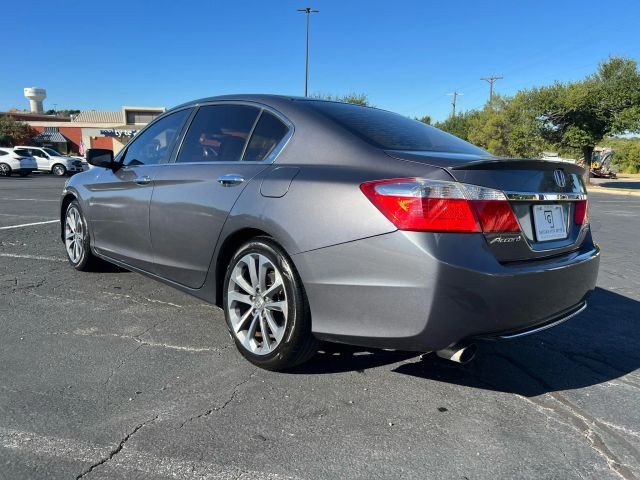 Honda Accord Sedan Vehicle Full-screen Gallery Image 4