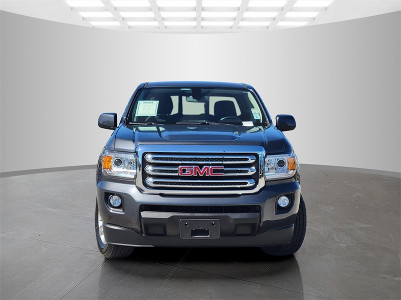 GMC Canyon Vehicle Full-screen Gallery Image 02
