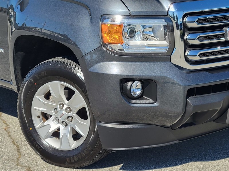 GMC Canyon Vehicle Full-screen Gallery Image 03