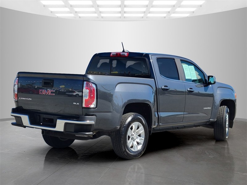 GMC Canyon Vehicle Full-screen Gallery Image 05