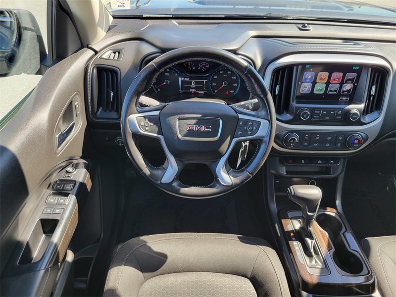 GMC Canyon Vehicle Full-screen Gallery Image 13