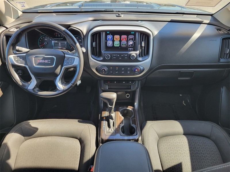 GMC Canyon Vehicle Full-screen Gallery Image 14