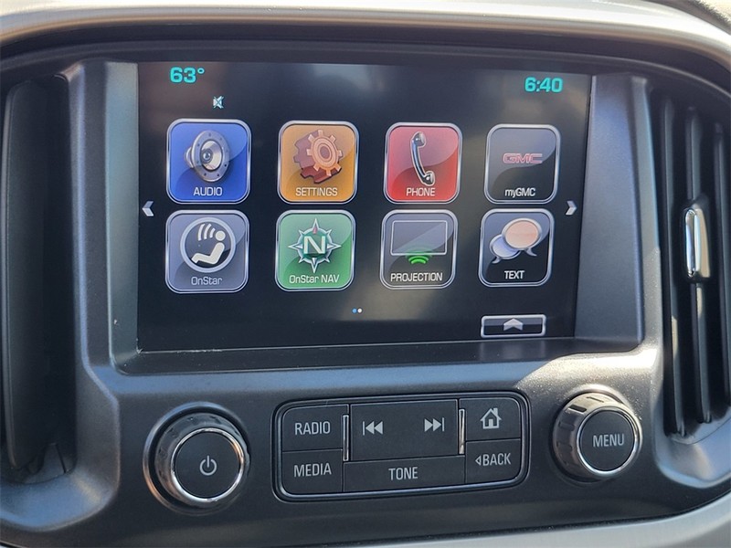 GMC Canyon Vehicle Full-screen Gallery Image 19