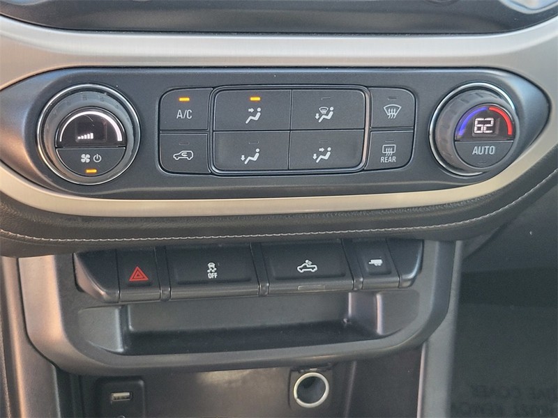 GMC Canyon Vehicle Full-screen Gallery Image 20