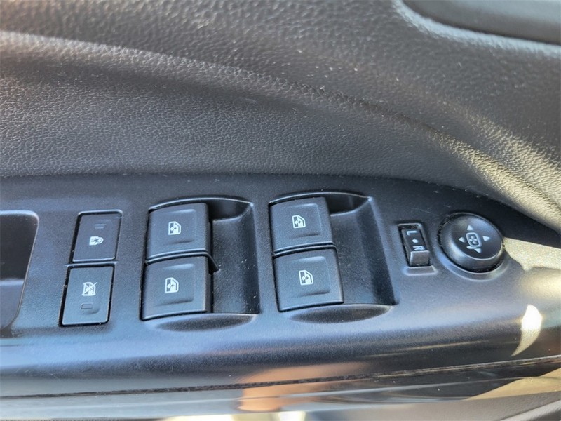 GMC Canyon Vehicle Full-screen Gallery Image 26