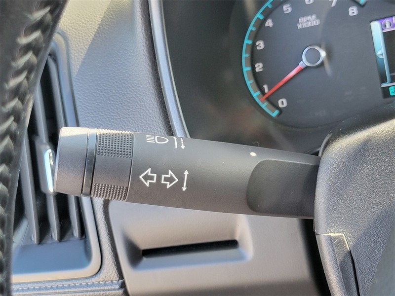 GMC Canyon Vehicle Full-screen Gallery Image 28