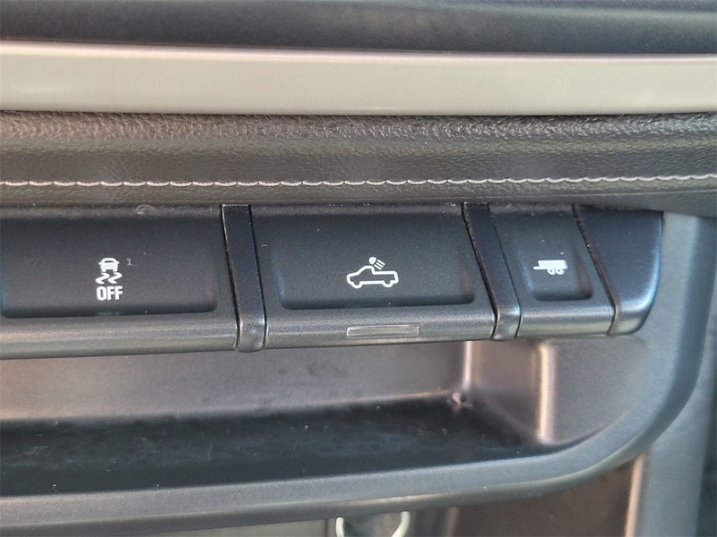 GMC Canyon Vehicle Full-screen Gallery Image 29