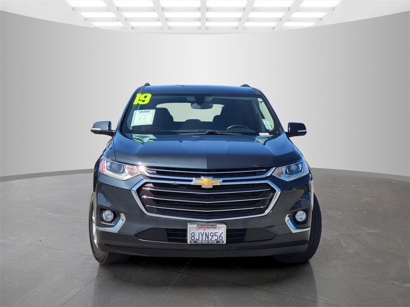 Chevrolet Traverse Vehicle Full-screen Gallery Image 02
