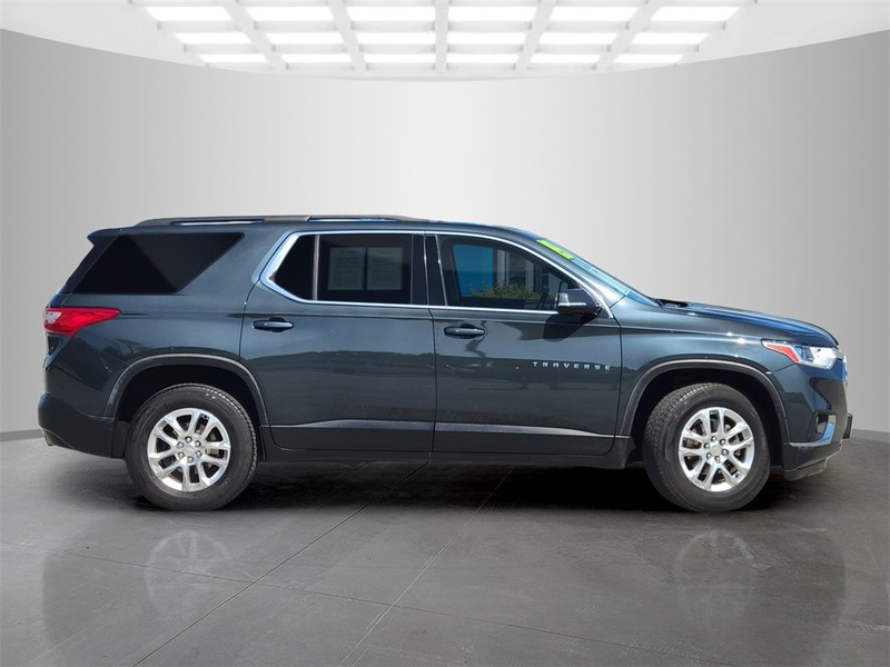 Chevrolet Traverse Vehicle Full-screen Gallery Image 03