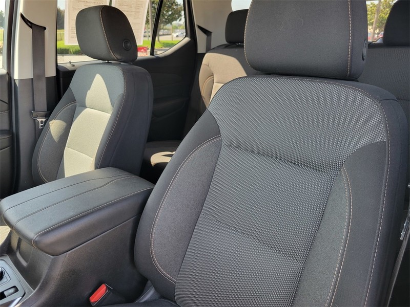 Chevrolet Traverse Vehicle Full-screen Gallery Image 16