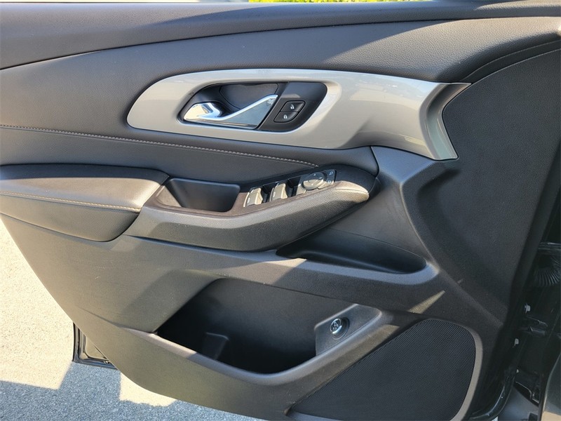 Chevrolet Traverse Vehicle Full-screen Gallery Image 26