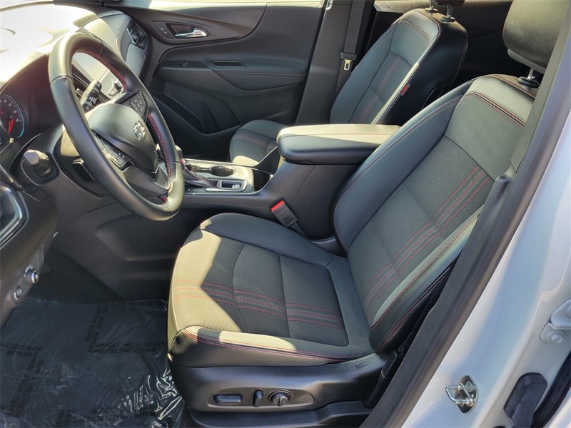 Chevrolet Equinox Vehicle Full-screen Gallery Image 15