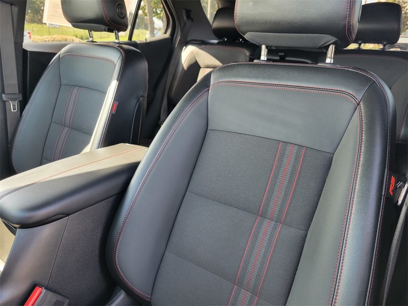 Chevrolet Equinox Vehicle Full-screen Gallery Image 16