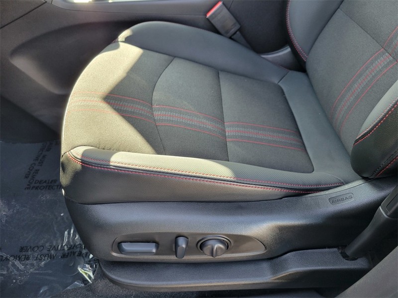 Chevrolet Equinox Vehicle Full-screen Gallery Image 17