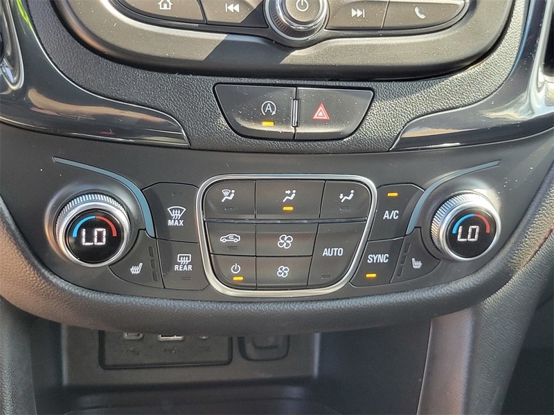 Chevrolet Equinox Vehicle Full-screen Gallery Image 20