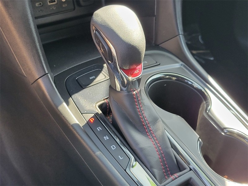 Chevrolet Equinox Vehicle Full-screen Gallery Image 21