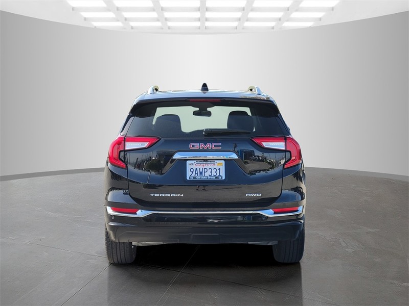 GMC Terrain Vehicle Full-screen Gallery Image 05