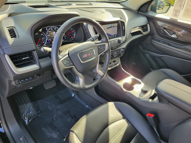 GMC Terrain Vehicle Full-screen Gallery Image 10