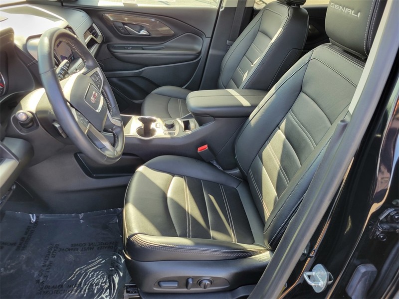 GMC Terrain Vehicle Full-screen Gallery Image 15