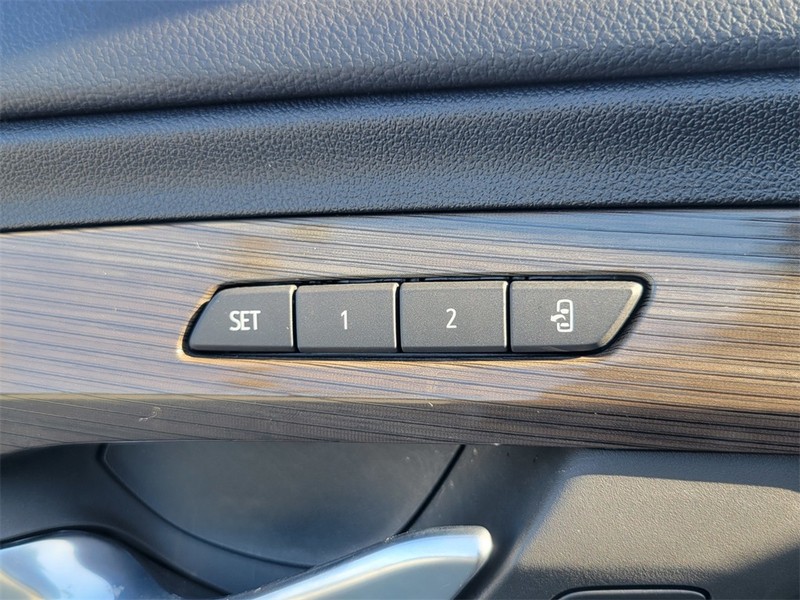 GMC Terrain Vehicle Full-screen Gallery Image 27