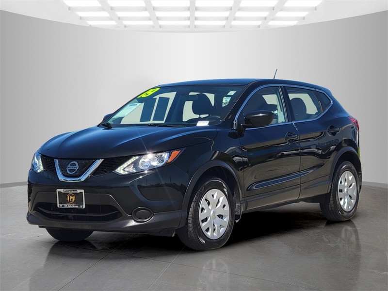 Nissan Rogue Sport Vehicle Full-screen Gallery Image 08