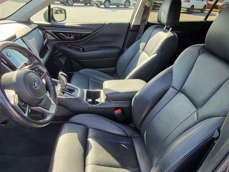 Subaru Outback Vehicle Full-screen Gallery Image 13