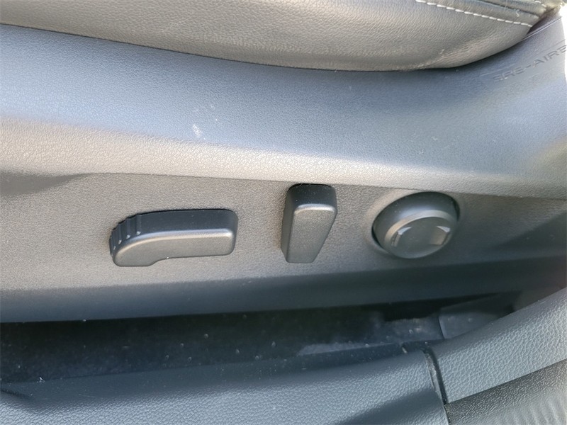 Subaru Outback Vehicle Full-screen Gallery Image 14
