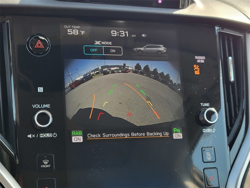 Subaru Outback Vehicle Full-screen Gallery Image 18