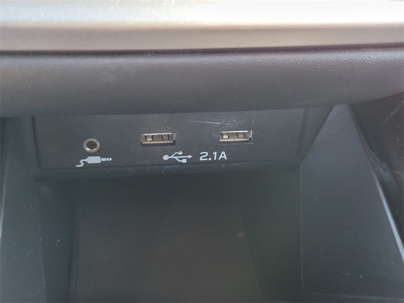 Subaru Outback Vehicle Full-screen Gallery Image 28