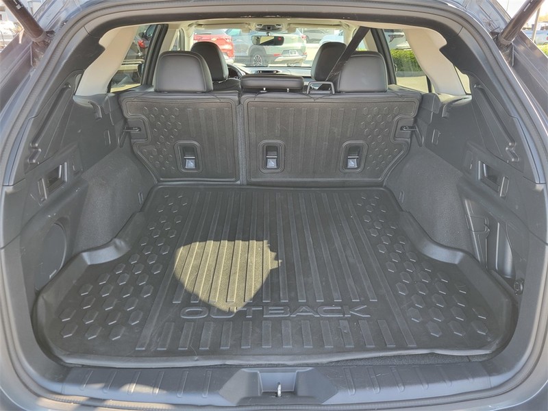 Subaru Outback Vehicle Full-screen Gallery Image 30