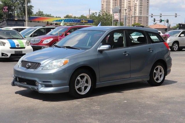 Toyota Matrix Vehicle Full-screen Gallery Image 03