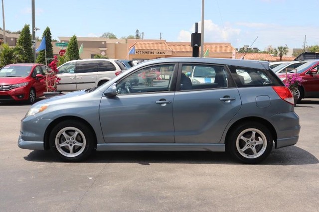 Toyota Matrix Vehicle Full-screen Gallery Image 04