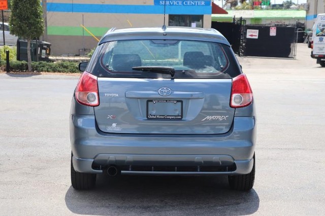 Toyota Matrix Vehicle Full-screen Gallery Image 07