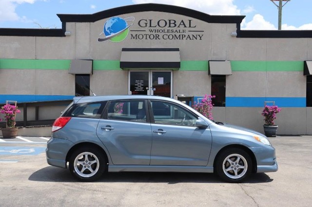 Toyota Matrix Vehicle Full-screen Gallery Image 09