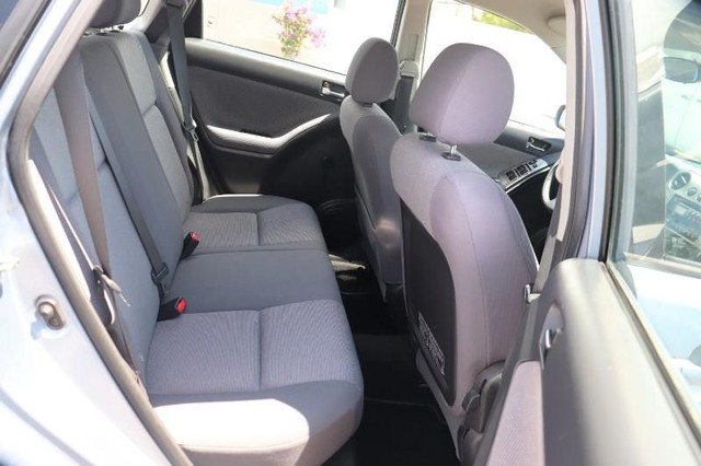 Toyota Matrix Vehicle Full-screen Gallery Image 19