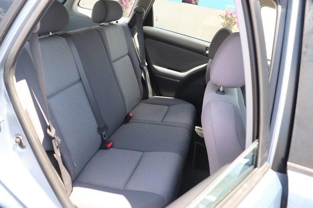 Toyota Matrix Vehicle Full-screen Gallery Image 20