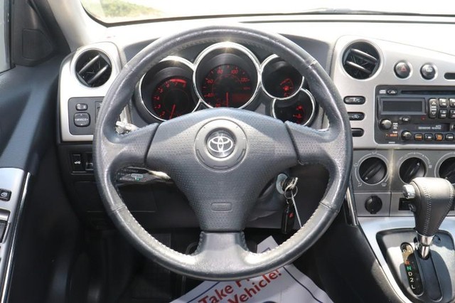 Toyota Matrix Vehicle Full-screen Gallery Image 24