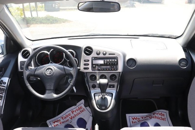 Toyota Matrix Vehicle Full-screen Gallery Image 25