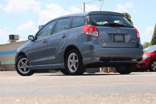Toyota Matrix Vehicle Full-screen Gallery Image 27