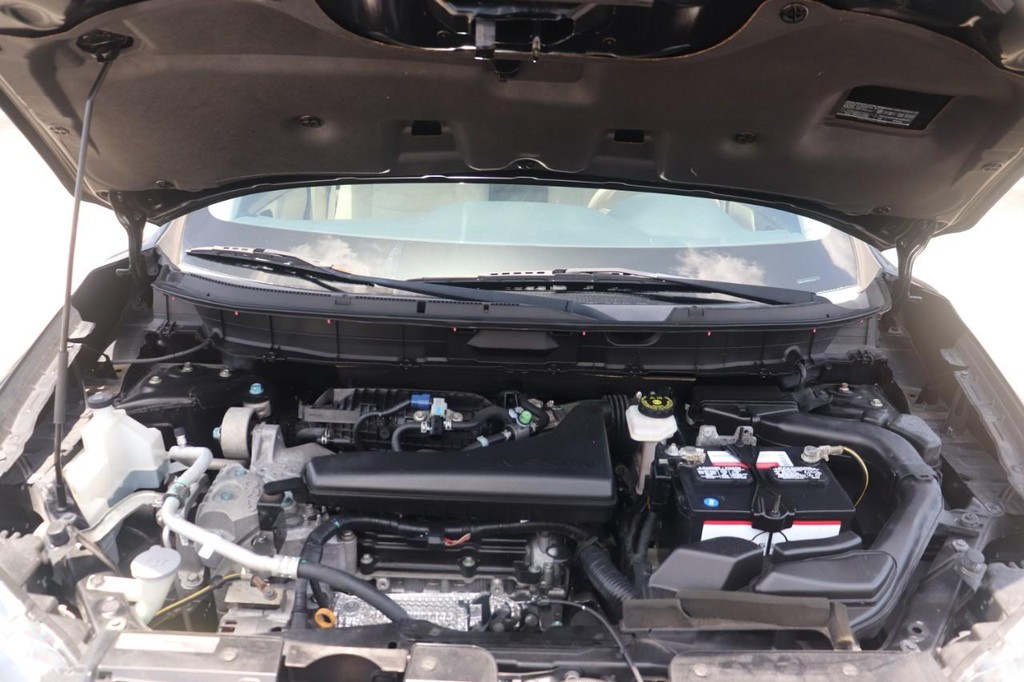 Nissan Rogue Vehicle Full-screen Gallery Image 10