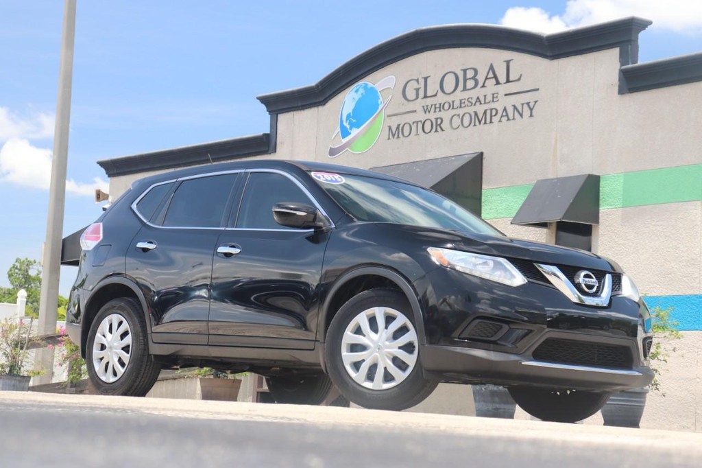 Nissan Rogue Vehicle Full-screen Gallery Image 26