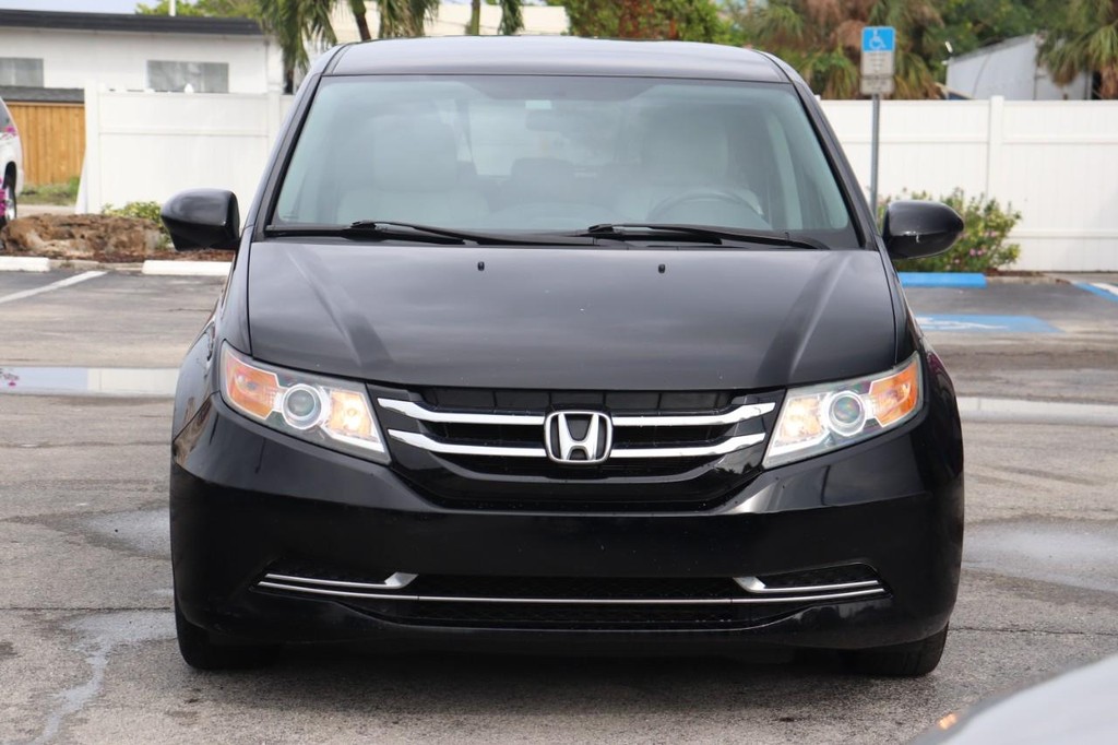 Honda Odyssey Vehicle Full-screen Gallery Image 02