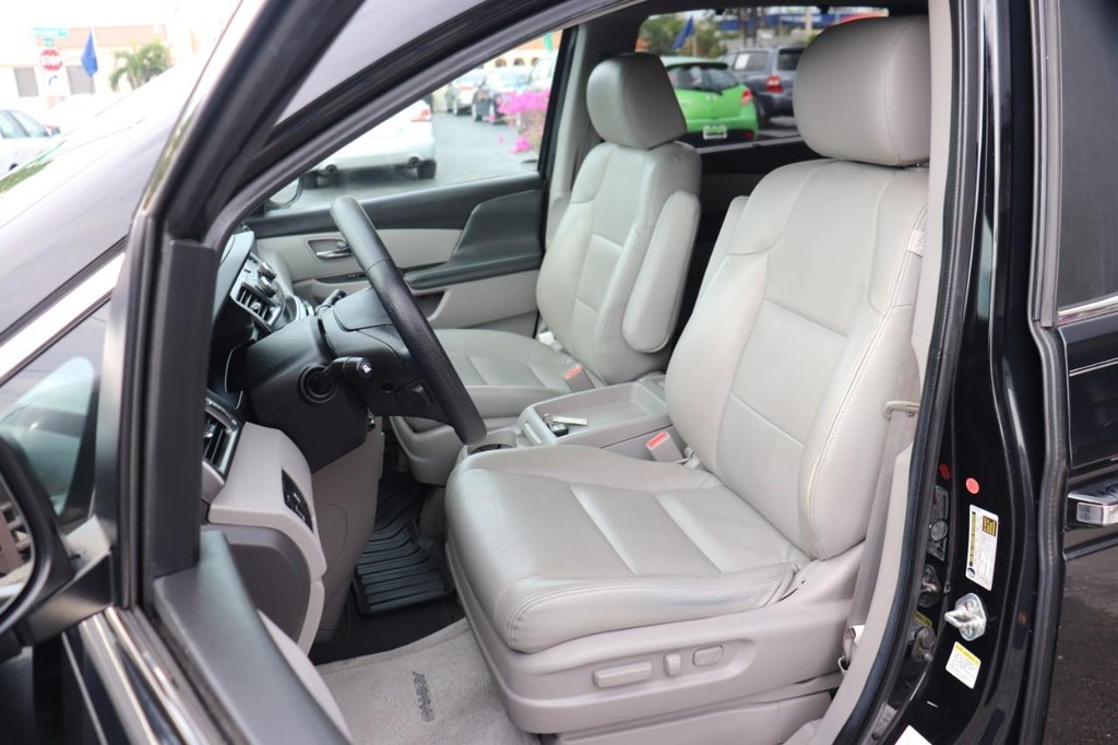 Honda Odyssey Vehicle Full-screen Gallery Image 13