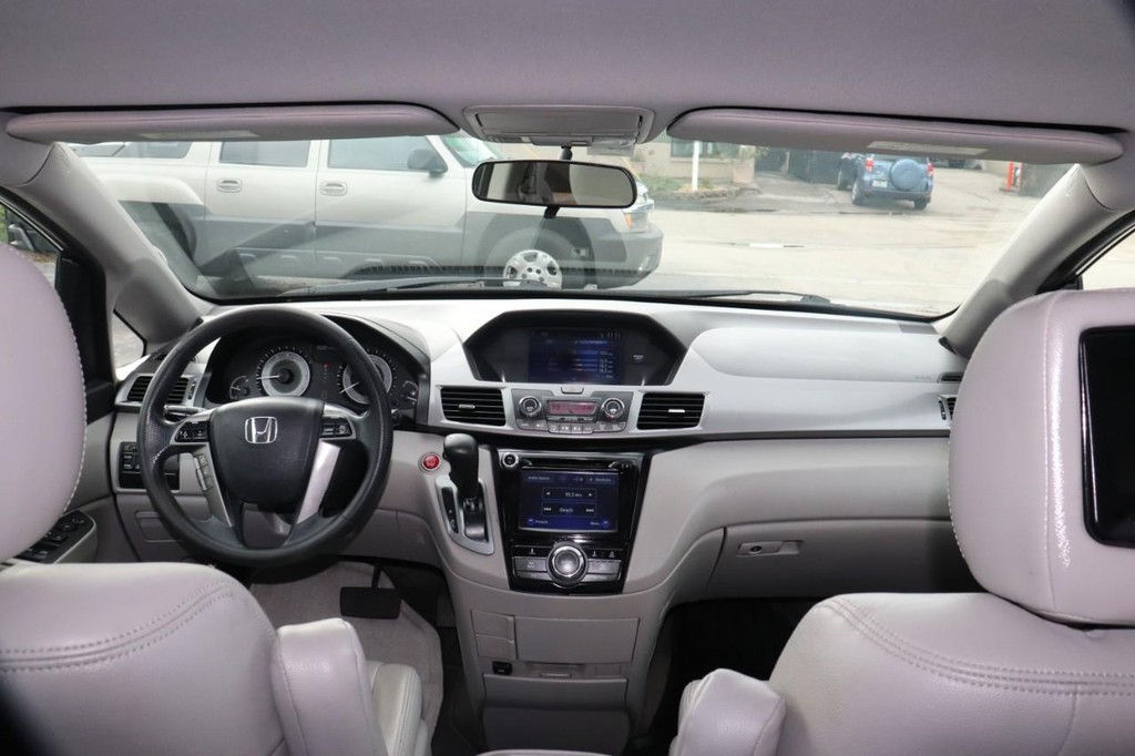 Honda Odyssey Vehicle Full-screen Gallery Image 23