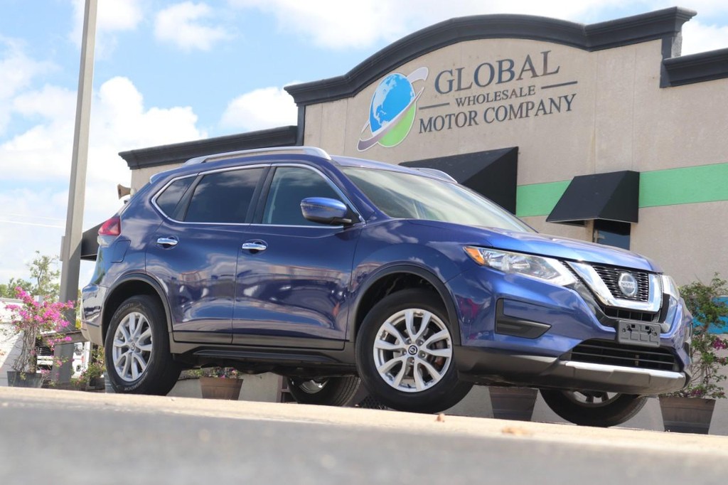 Nissan Rogue Vehicle Full-screen Gallery Image 24