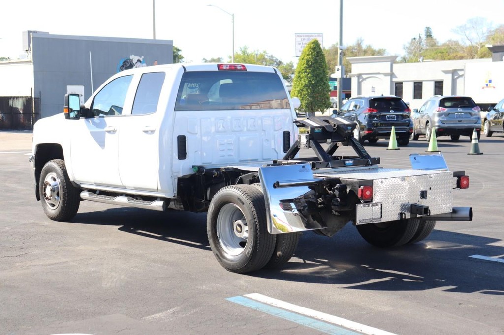 Chevrolet Silverado 3500HD Vehicle Full-screen Gallery Image 06
