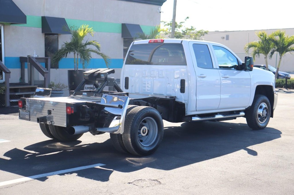 Chevrolet Silverado 3500HD Vehicle Full-screen Gallery Image 08
