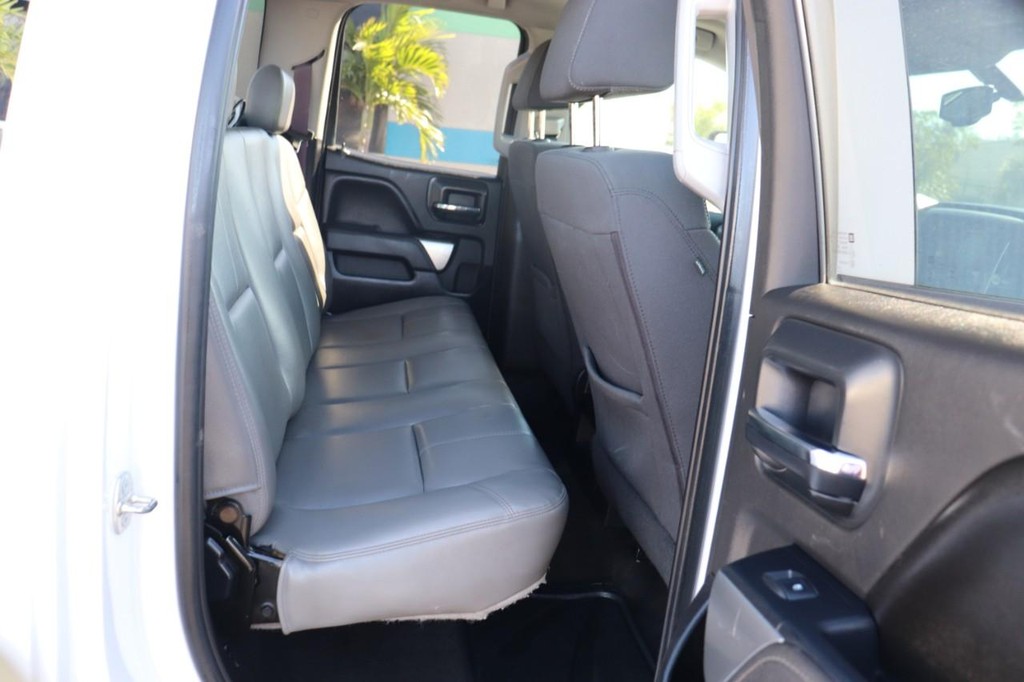 Chevrolet Silverado 3500HD Vehicle Full-screen Gallery Image 18