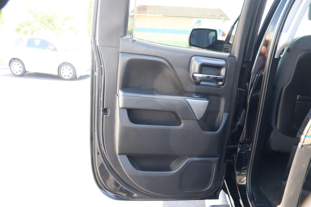 Chevrolet Silverado 1500 Vehicle Full-screen Gallery Image 14